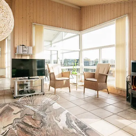 4 Star Holiday In Prázdninový dům *